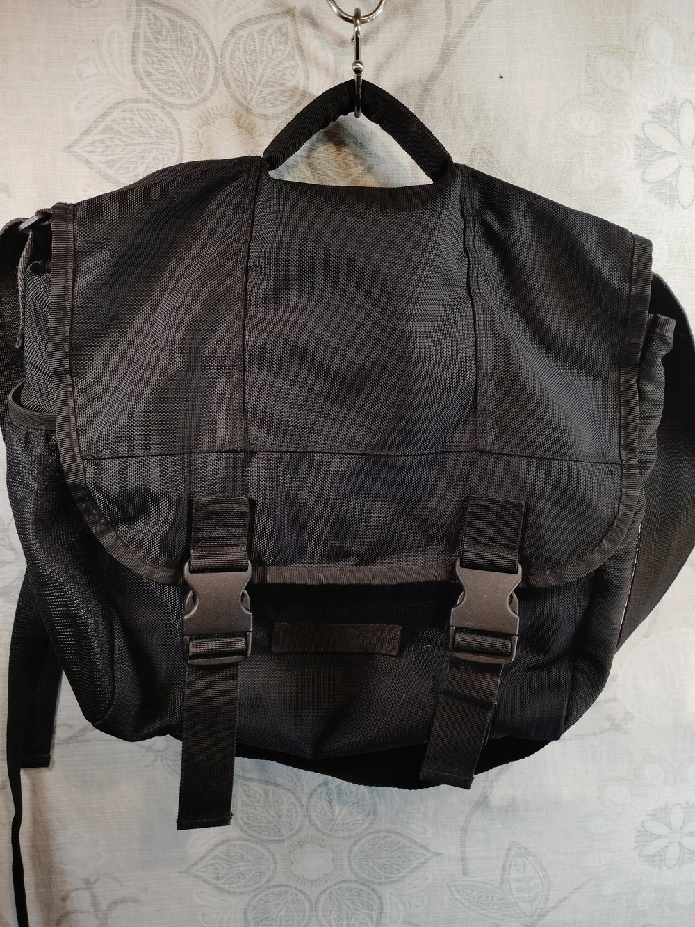 GAP Black Durable Messenger/ Crossbody Bag